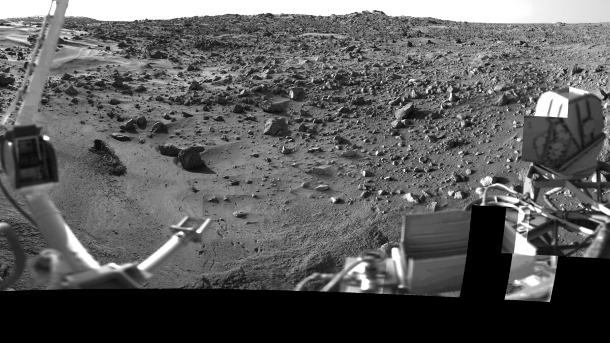 Mars as seen from camera 1 of the Viking lander