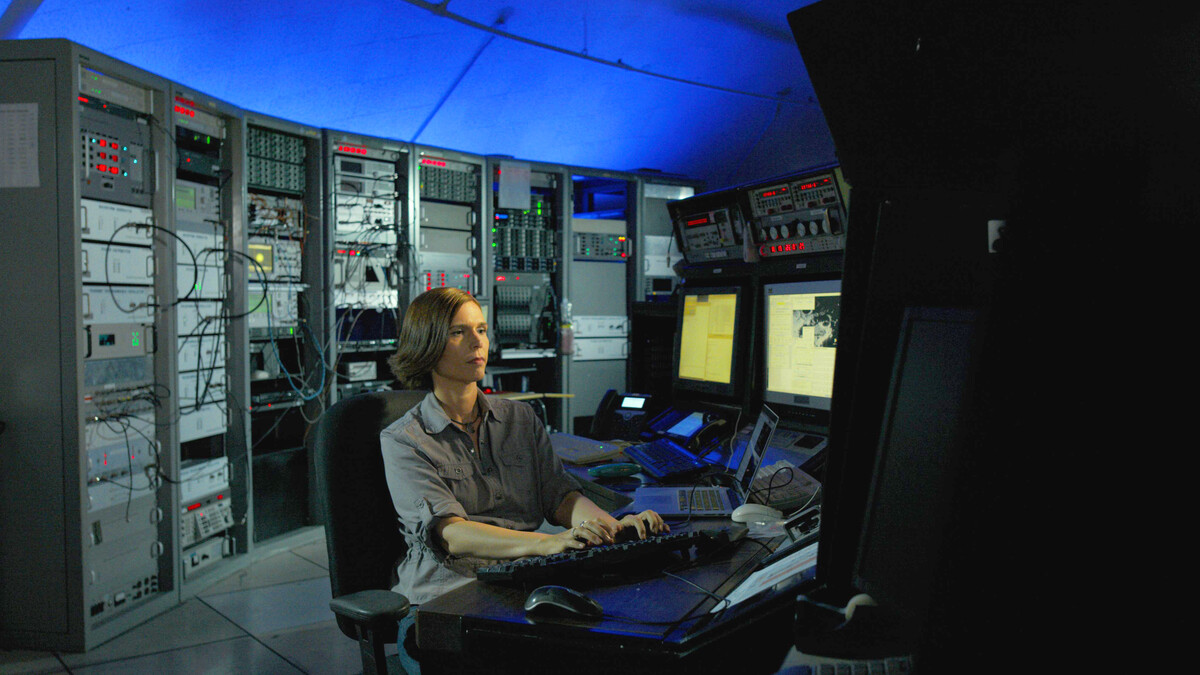 Marina Brozović PhD / interior of Goldstone radio dish antenna in Asteroid Hunters 3D